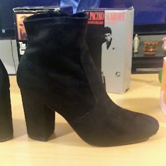 Black Ultra Suede High Heel Gabrielle Ankle Booties Size: 7.5 - Picture 3 of 16